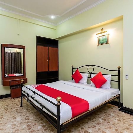 Oyo 38142 Girdhar Mahal Hotell Indore Eksteriør bilde