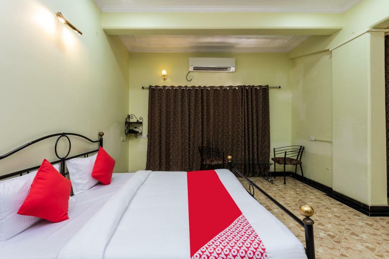 Oyo 38142 Girdhar Mahal Hotell Indore Eksteriør bilde