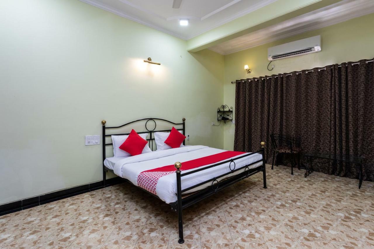 Oyo 38142 Girdhar Mahal Hotell Indore Eksteriør bilde