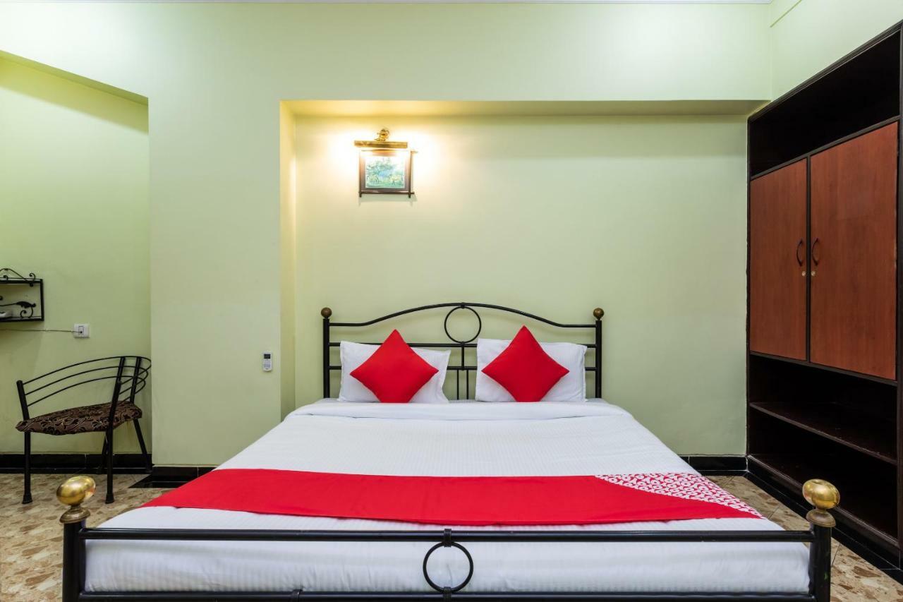 Oyo 38142 Girdhar Mahal Hotell Indore Eksteriør bilde