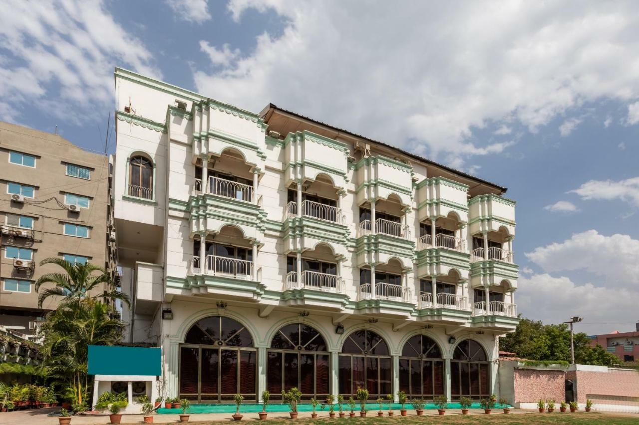 Oyo 38142 Girdhar Mahal Hotell Indore Eksteriør bilde