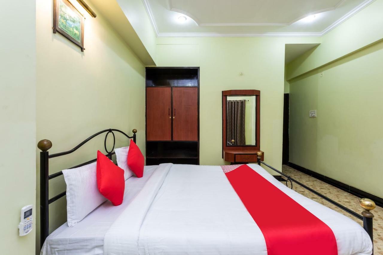 Oyo 38142 Girdhar Mahal Hotell Indore Eksteriør bilde